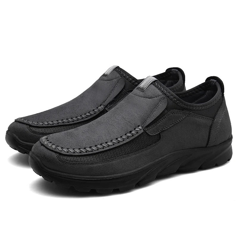 Tom Hollinger | Bequeme Slipper mit handgenähtem Design