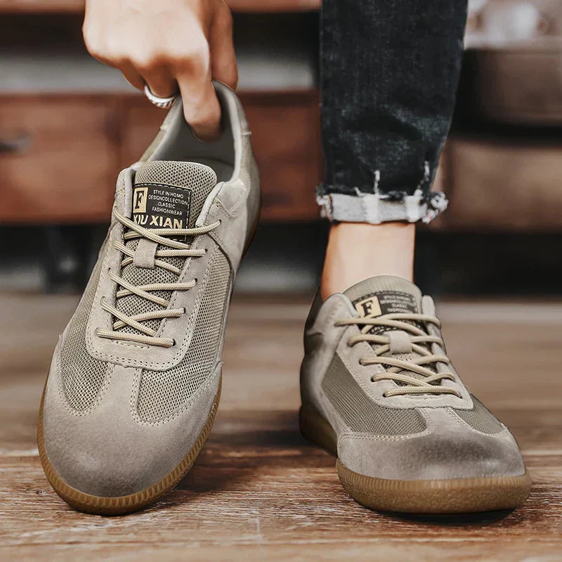 Tom Hollinger | Comfortable orthopedic sneakers for all-day support