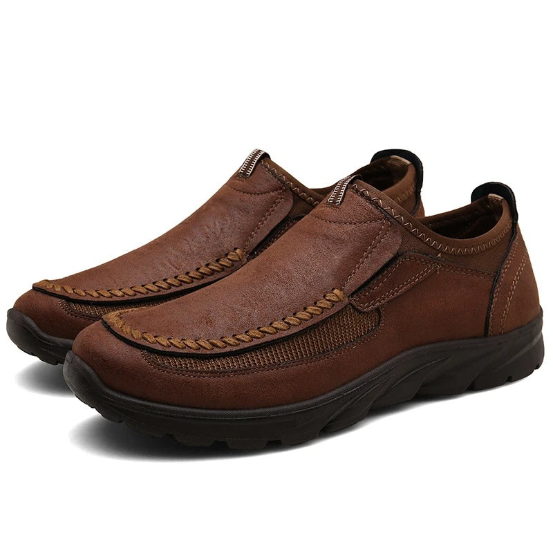Tom Hollinger | Bequeme Slipper mit handgenähtem Design