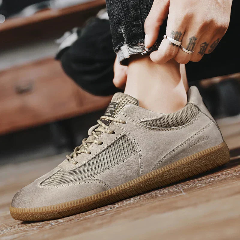 Tom Hollinger | Comfortable orthopedic sneakers for all-day support