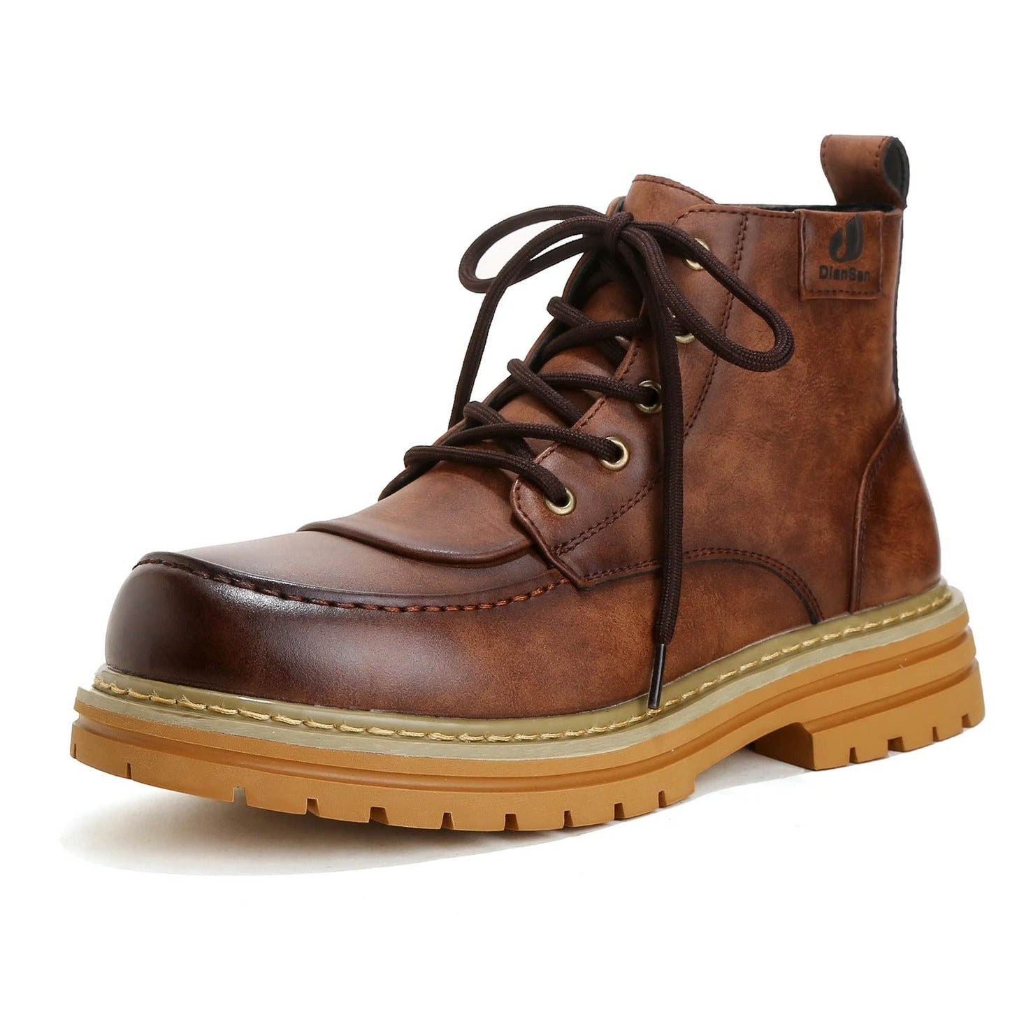 Tom Hollinger | Robust lace-up boots for outdoor adventures