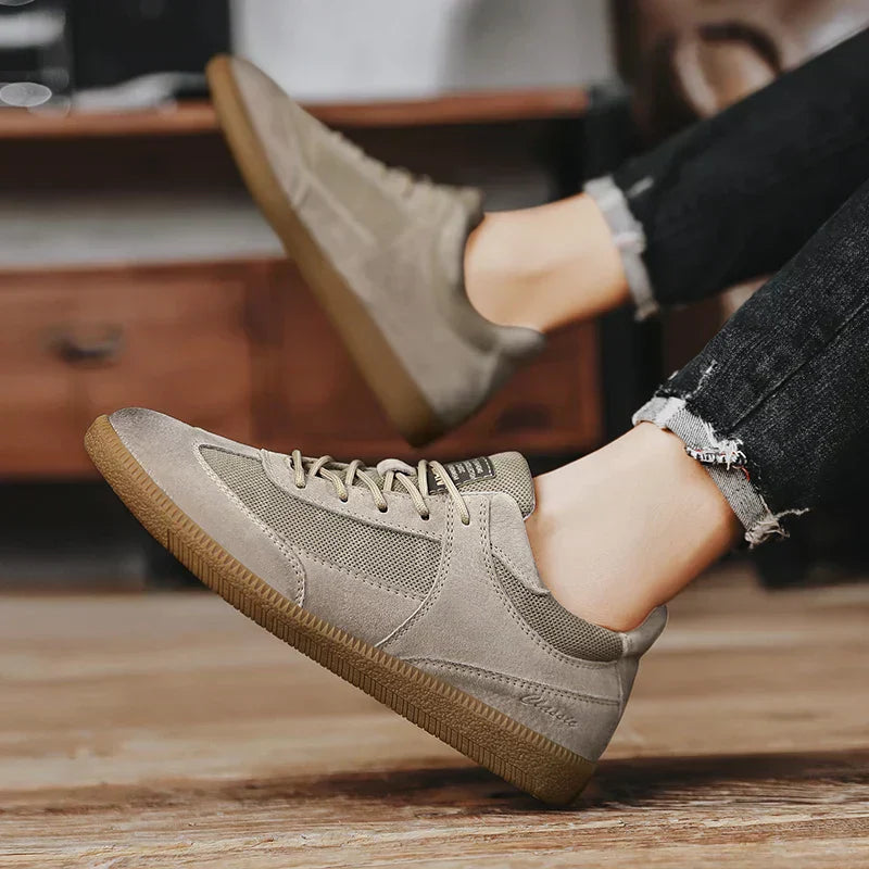 Tom Hollinger | Comfortable orthopedic sneakers for all-day support