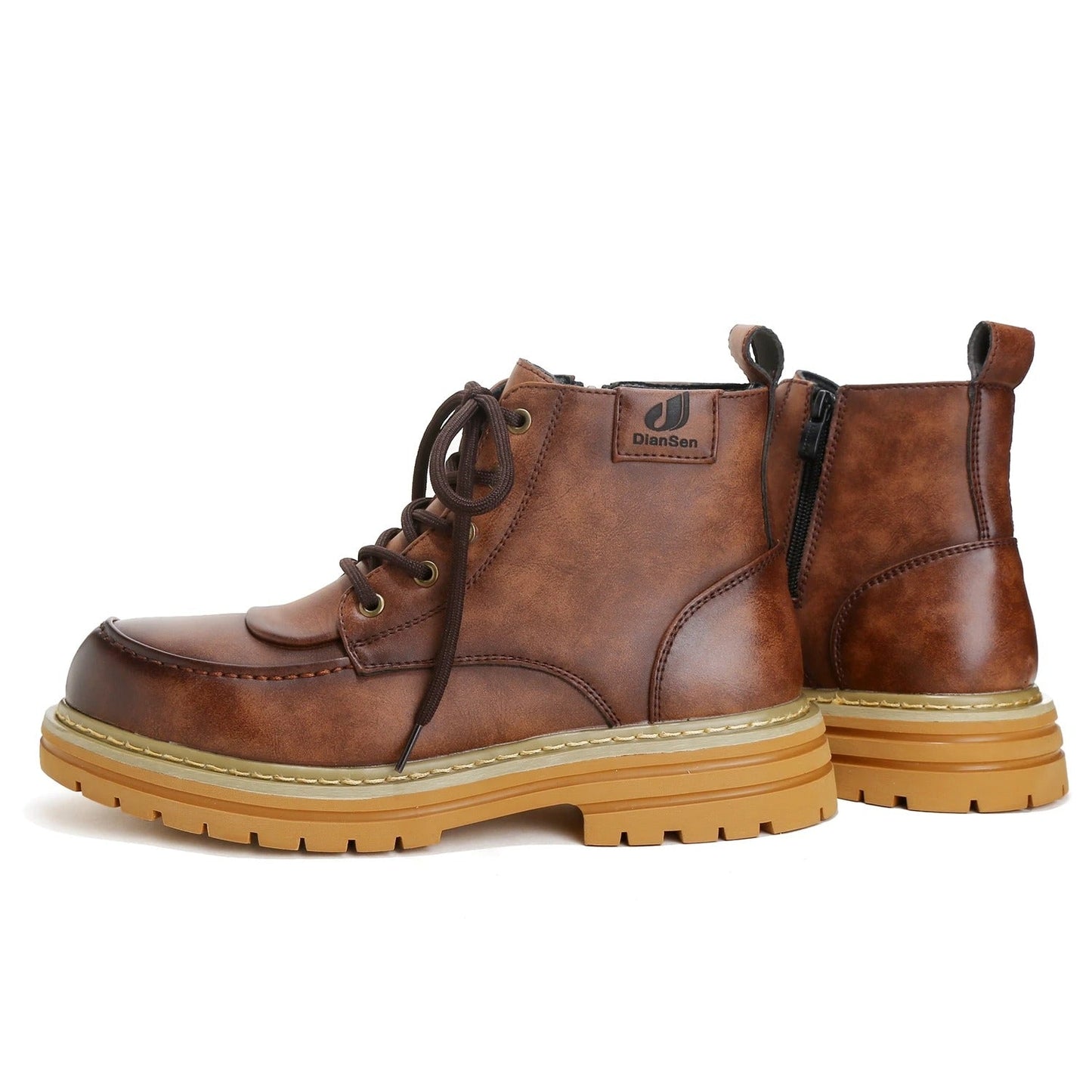 Tom Hollinger | Robust lace-up boots for outdoor adventures