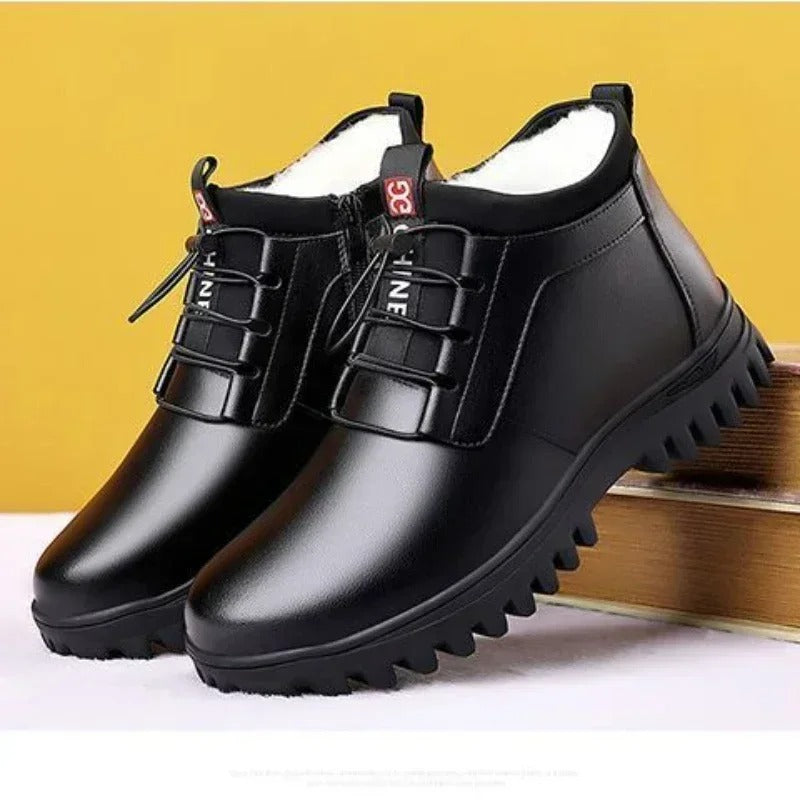 Tom Hollinger | Ankle boots with synthetic fur feed