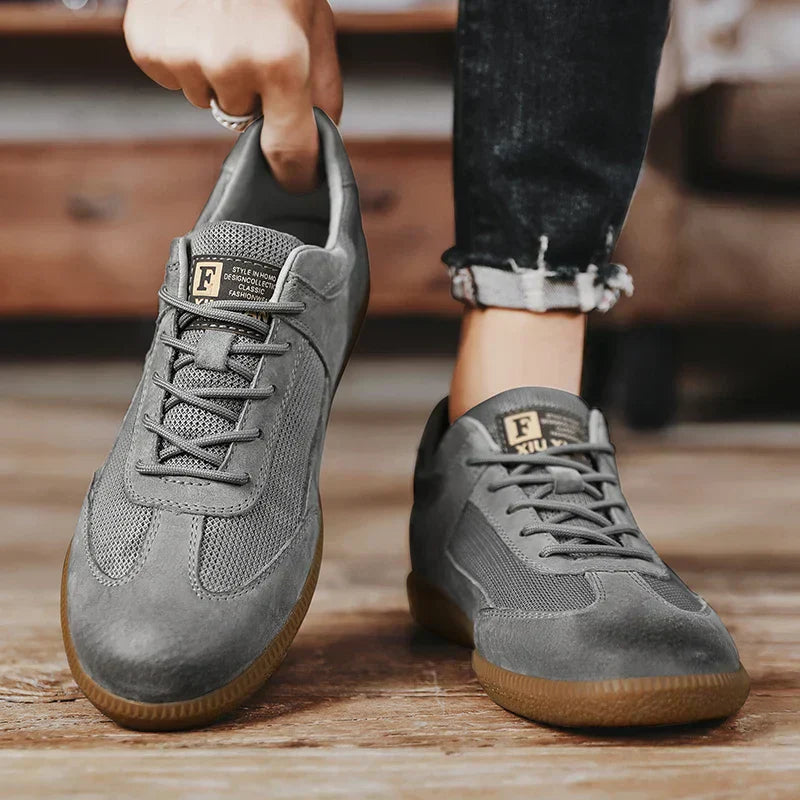 Tom Hollinger | Comfortable orthopedic sneakers for all-day support