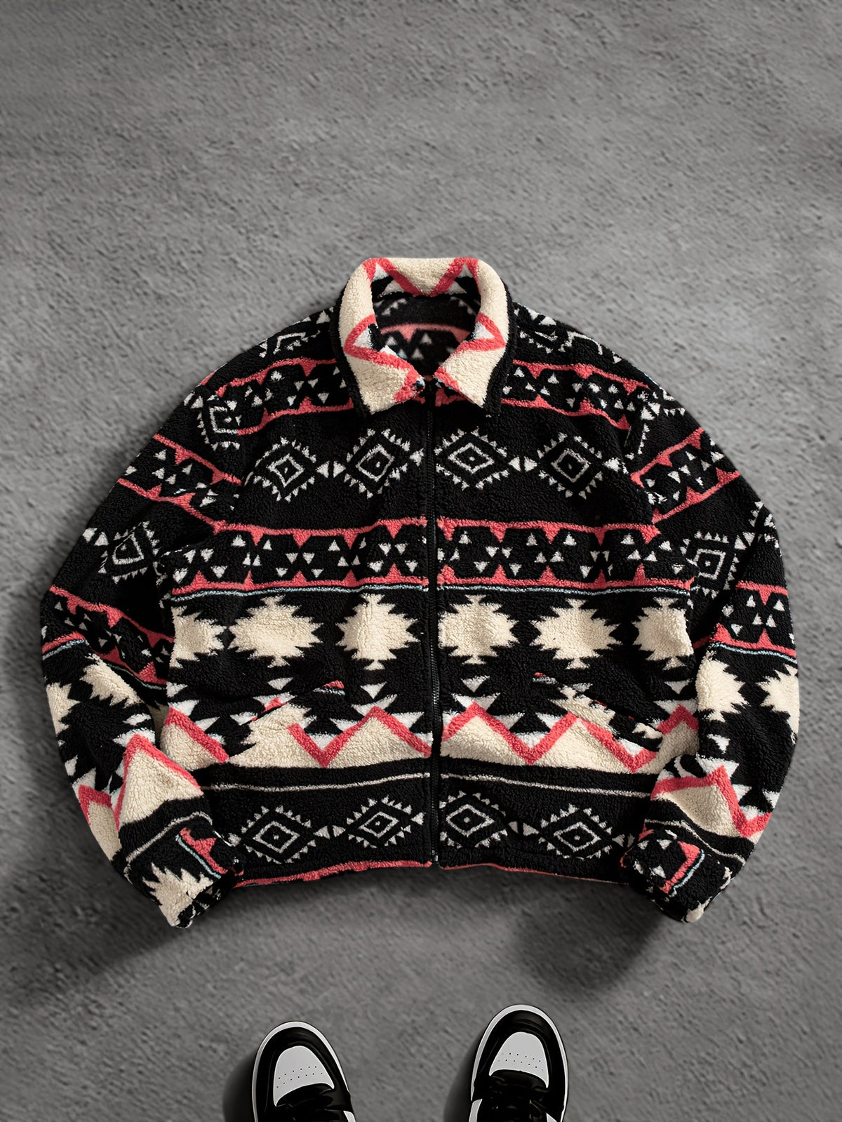 Plüschige Teddyfleece-Jacke für Herren in einer stilvollen Ansicht