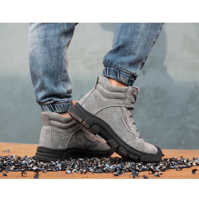 Paar graue Herren-Sicherheitsschuhe mit Winterfutter