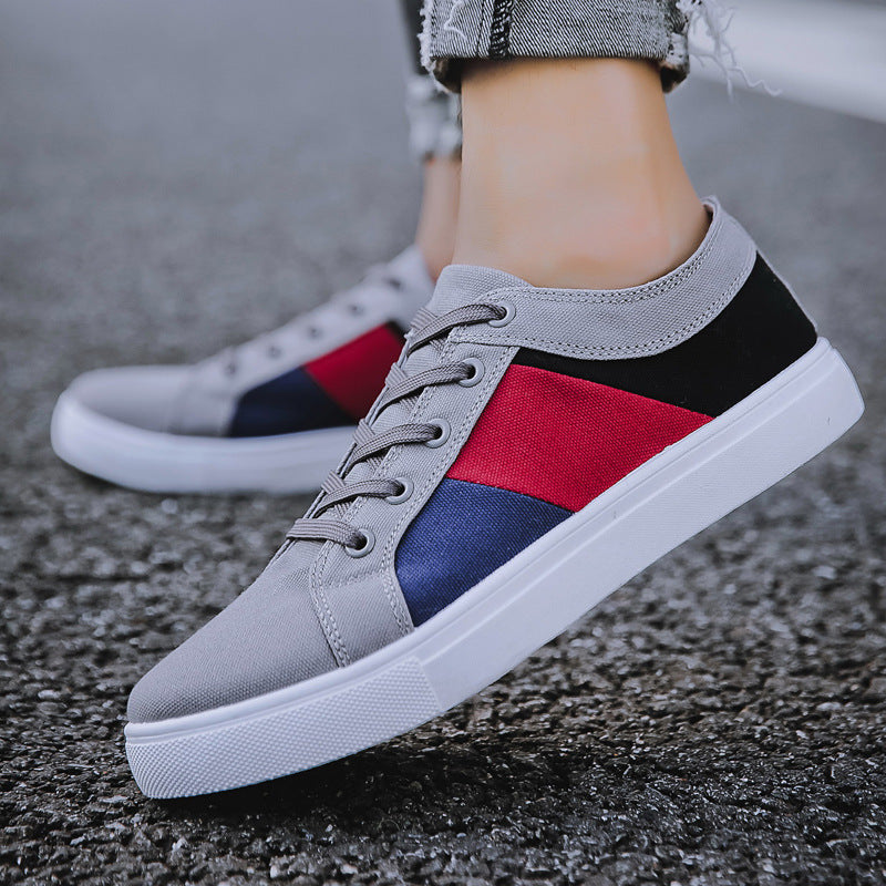Herren-Canvas-Sneaker mit Goodyear-rahmengenähter Sohle in der Seitenansicht
