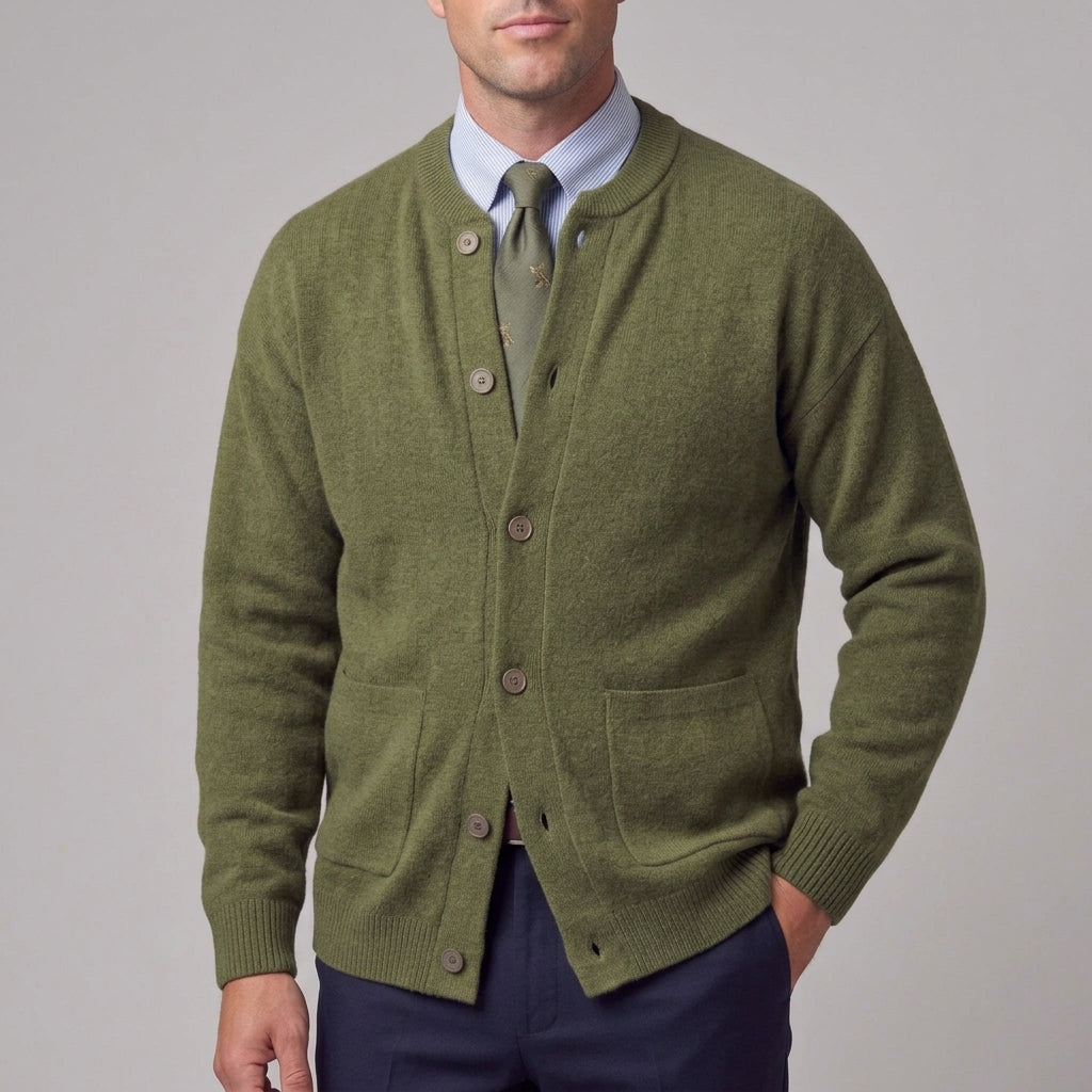 Vielseitig kombinierte Strickjacke für einen lässig eleganten Look