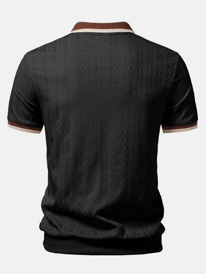 Herren Strick Polohemd in smarter Casual-Kombination getragen