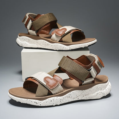 Damen Sport Sandalen mit verstellbaren Riemen von vorn