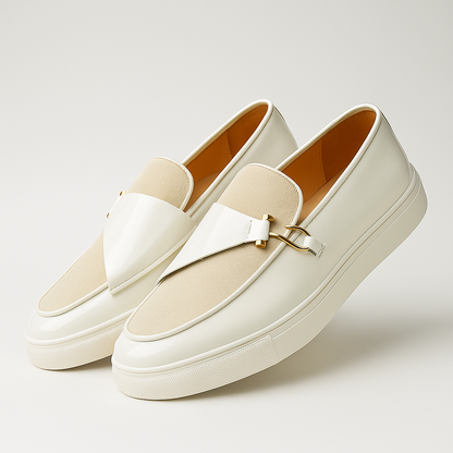 Herrenloafer Mit Zwei Texturen Und Goldener Schnalle