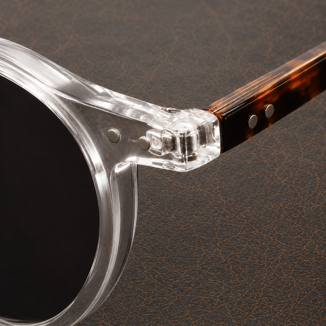 Nahaufnahme der Gläser und des Rahmens der Sonnenbrille