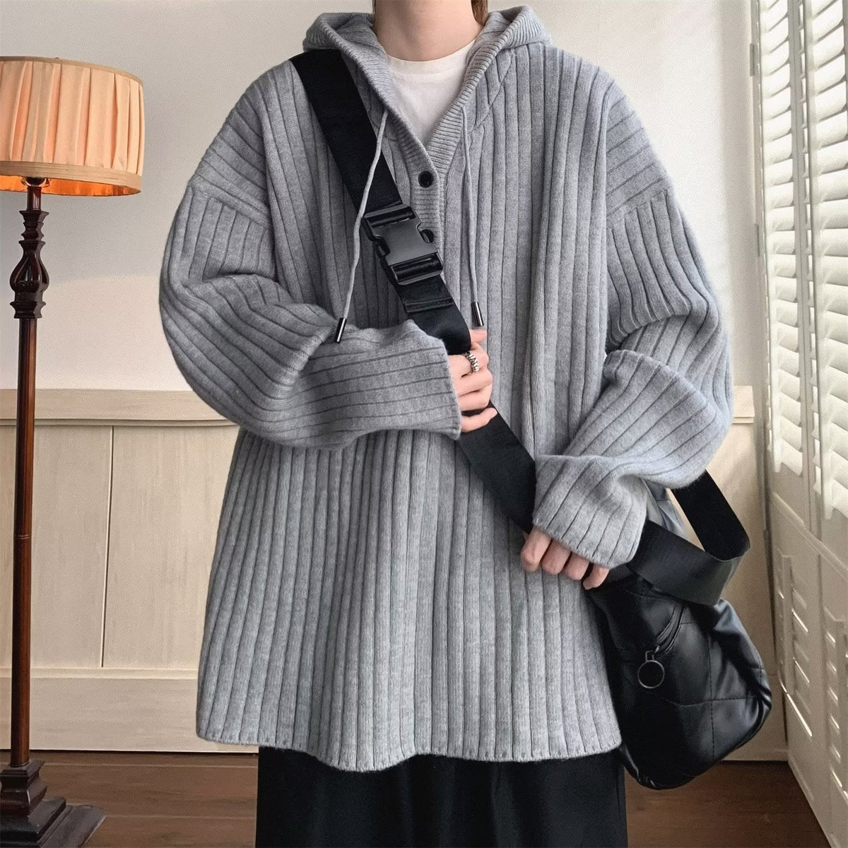 Herren-Strickjacke mit langen Ärmeln und klassischem Schnitt