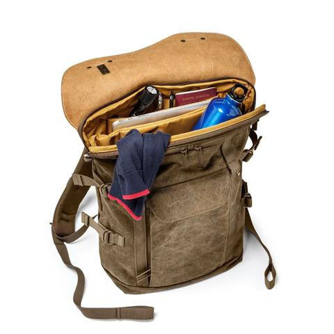 Tom Hollinger |  Canvas- und Leder-Rucksack im Vintage-Kamera-Stil