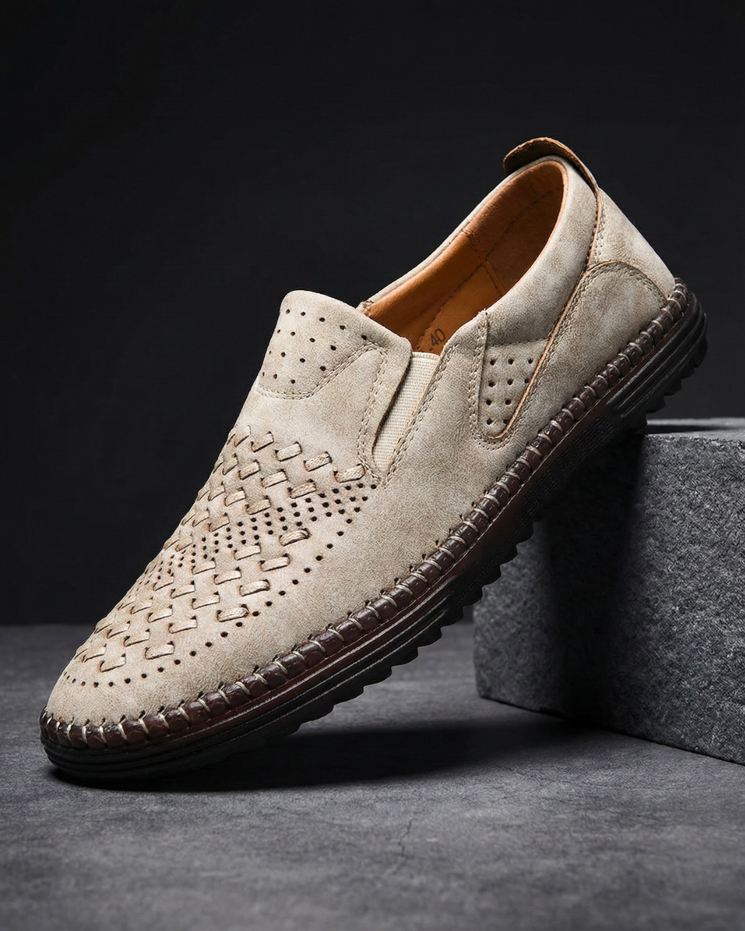 Eleganter Leder-Loafer von oben betrachtet