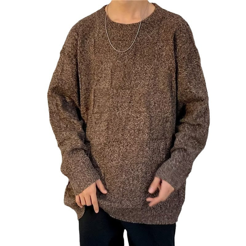 Seitenansicht des Herrenpullovers mit Rautenmuster
