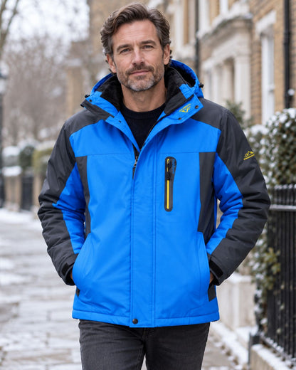 Herren-Winterjacke mit Kapuze in vollständiger Vorderansicht