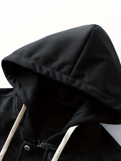 Kapuzenjacke von vorn mit sichtbarem Reißverschluss und Kapuze