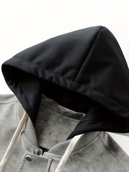 Sportliche Jacke mit Kapuze in vollständiger Produktansicht