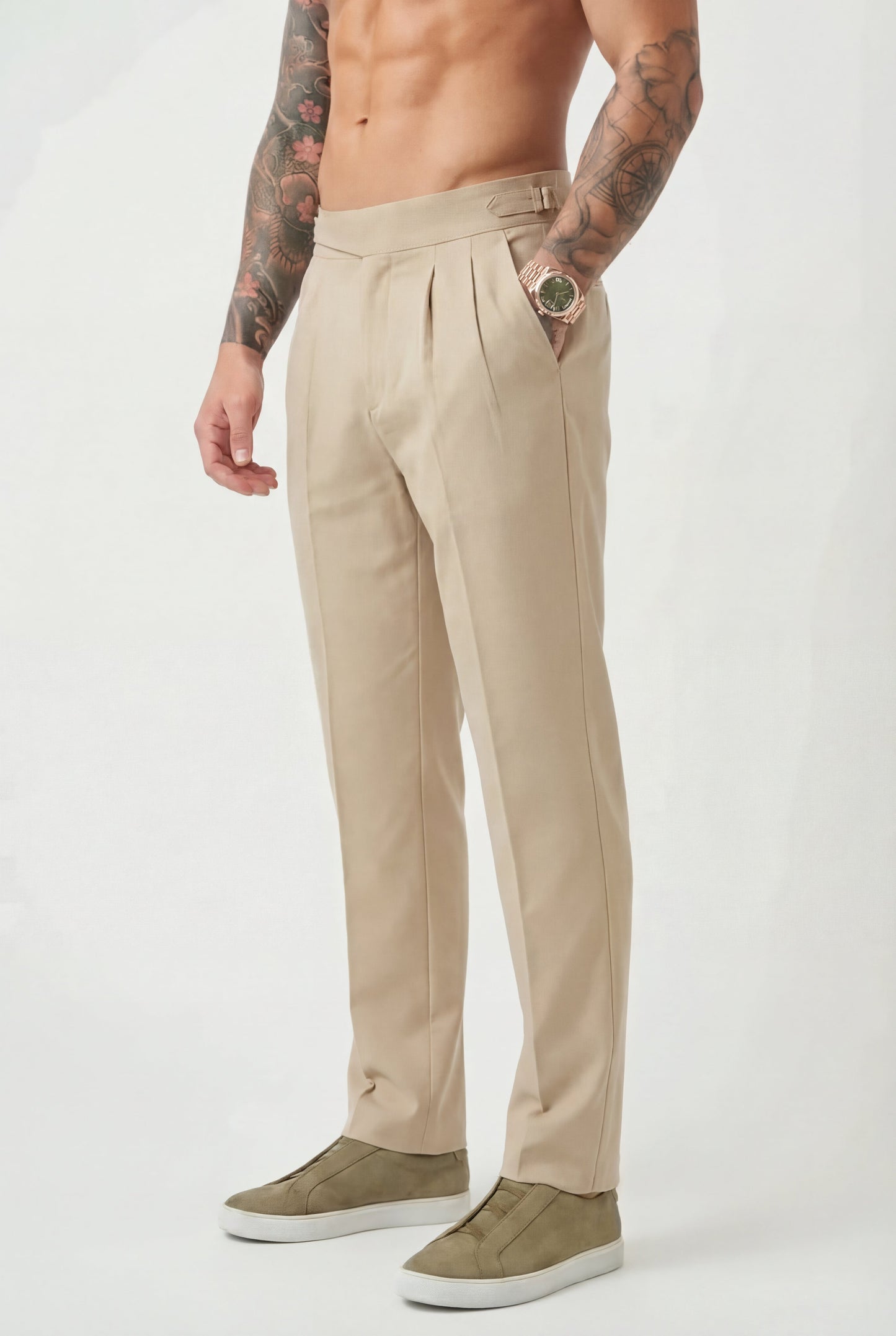 Hochtaillierte, maßgeschneiderte Hosen aus Cottonsilk-Mischgewebe in Creme
