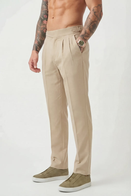 Tom Hollinger |  Hochtaillierte, maßgeschneiderte Hosen aus Cottonsilk-Mischgewebe in Creme