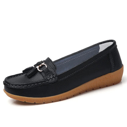 Tom Hollinger | Comfortable moccasins with tassels