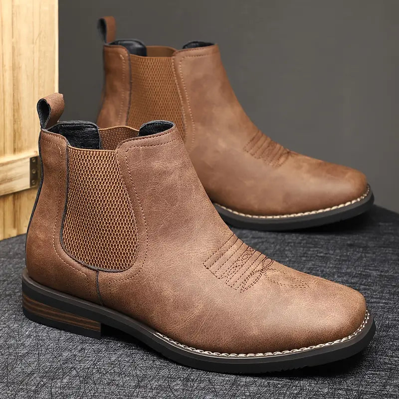 Herren Chelsea Boots in seitlicher Ansicht mit elastischen Einsätzen