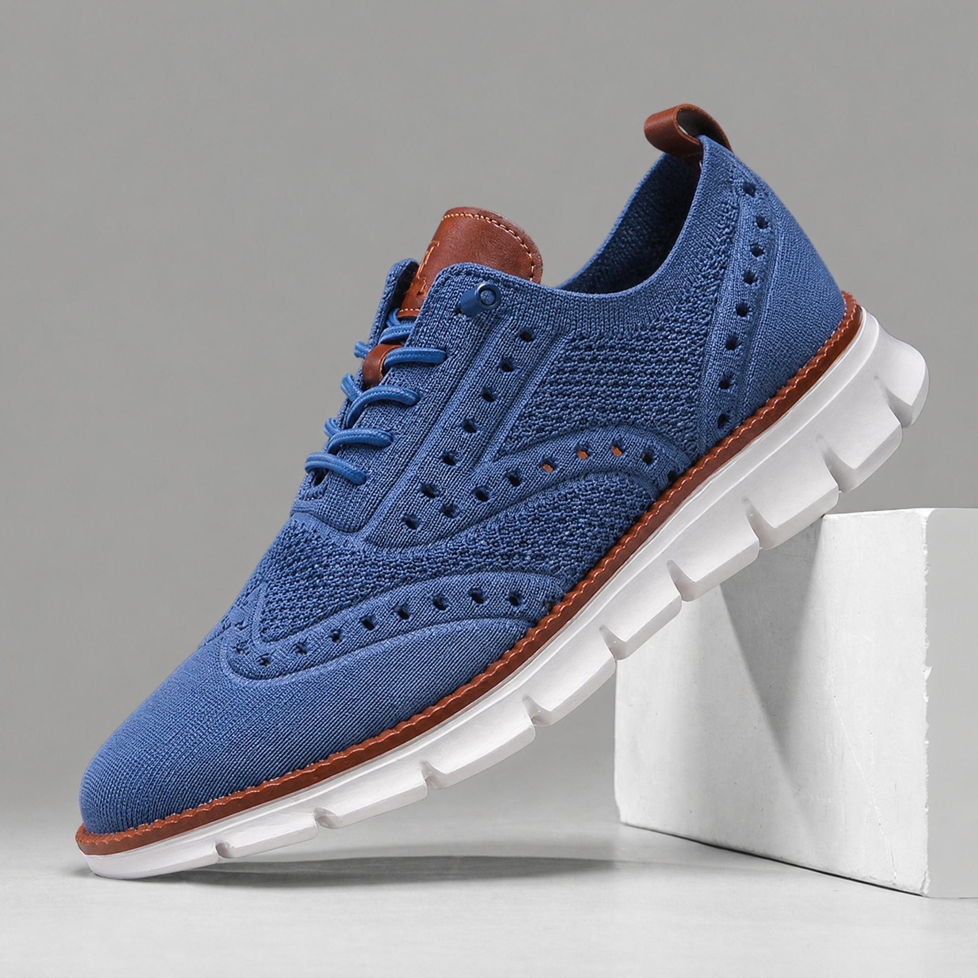Unisex-Mesh-Sneaker mit gepolsterter Gummisohle in seitlicher Ansicht