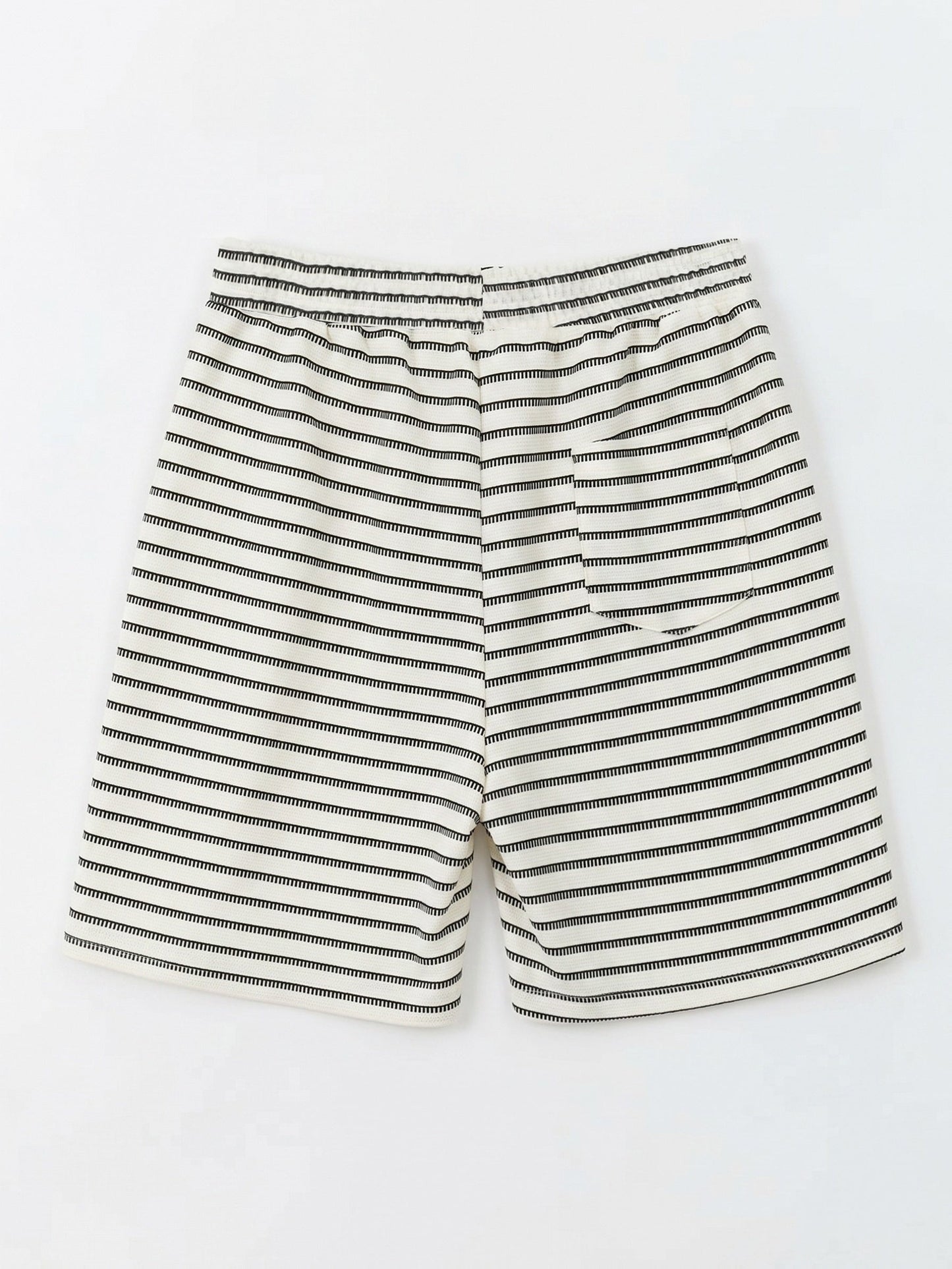 Nahaufnahme des Bunds der Herren Shorts mit Streifenmuster