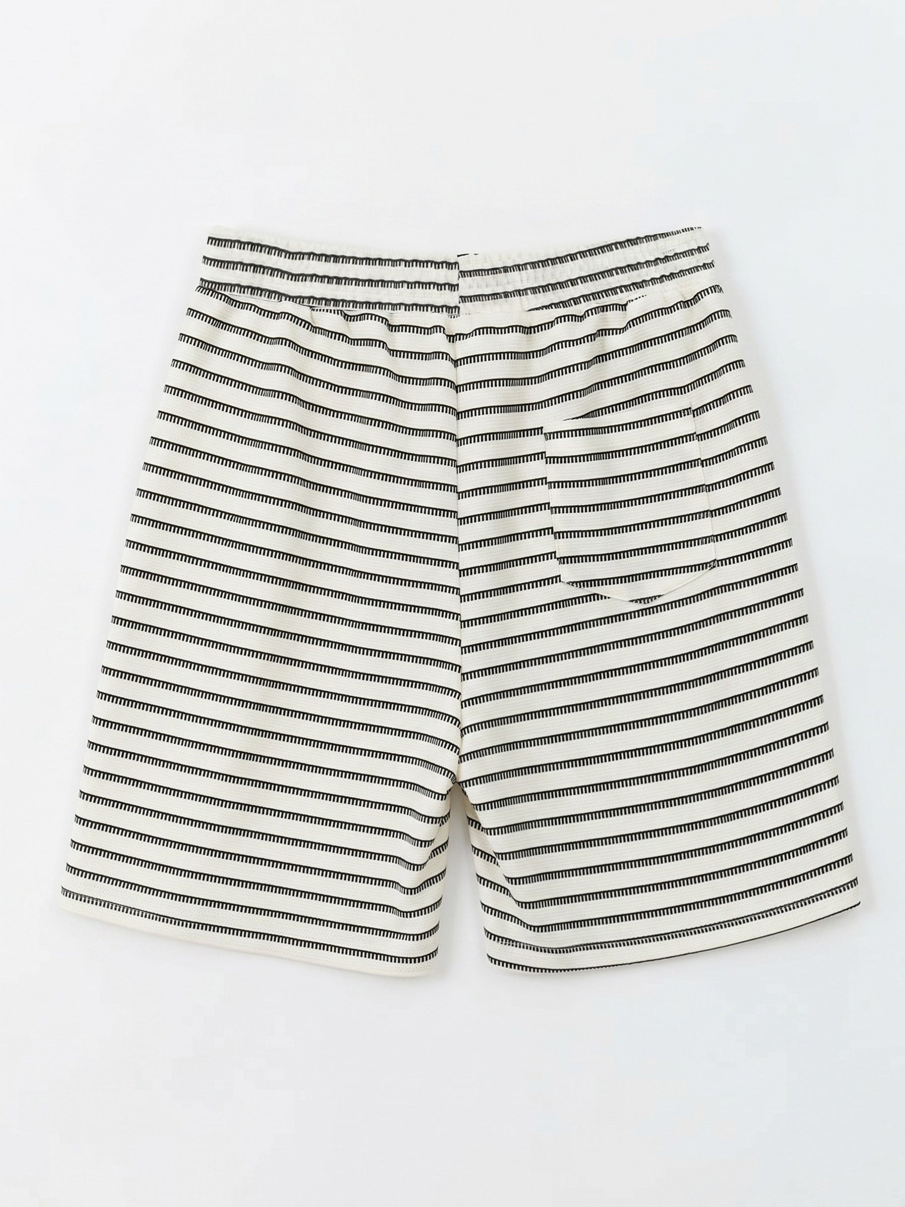 Nahaufnahme des Bunds der Herren Shorts mit Streifenmuster