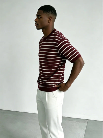 Herren Gestreiftes Polyester-Strick T-Shirt mit Rundhalsausschnitt Weinrot