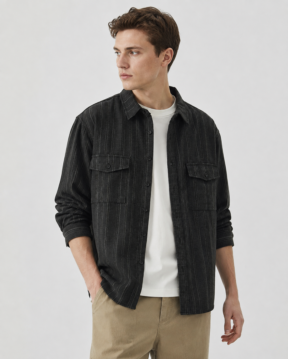 Ärmel und Manschette des strukturierten Herren-Overshirts