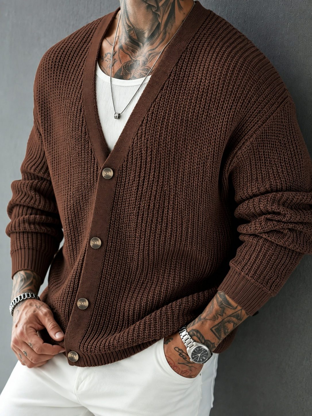 Rippstrick-Cardigan mit V-Ausschnitt in voller Ansicht