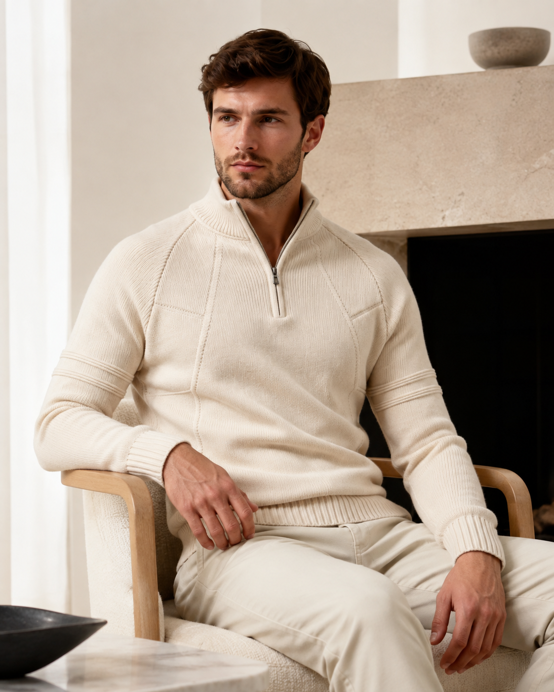 Detailansicht des Reißverschlusses am Strickpullover