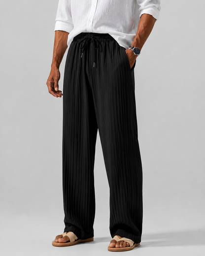 Damenhose mit geradem Bein und Rippstruktur in Nahaufnahme