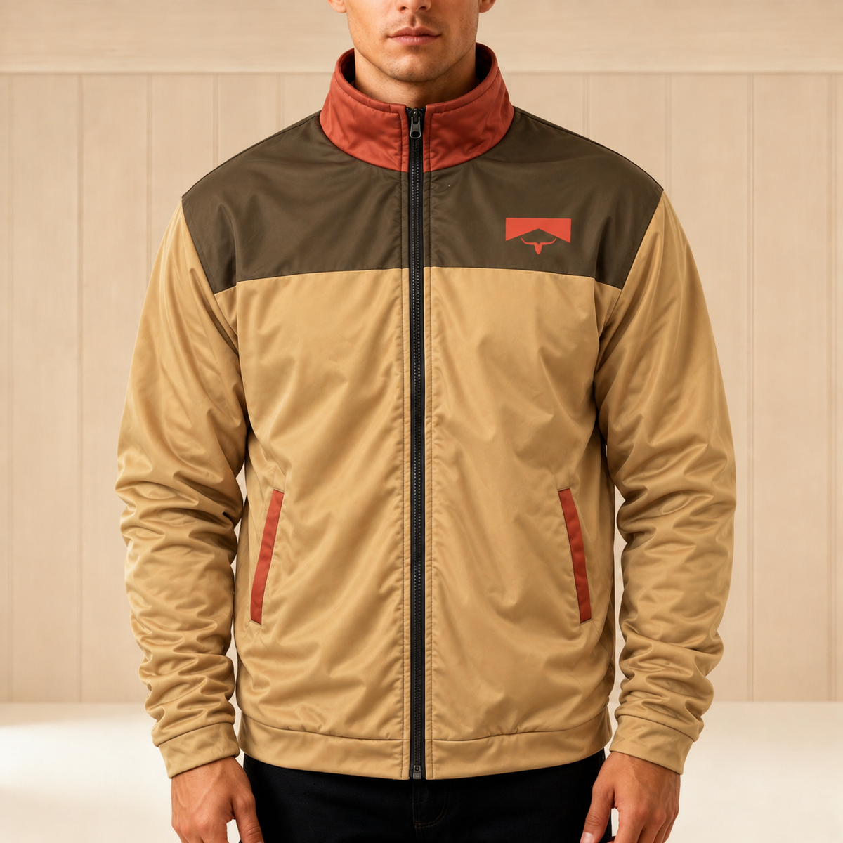 Leichte Outdoor-Jacke für Damen in einer schlichten Vorderansicht