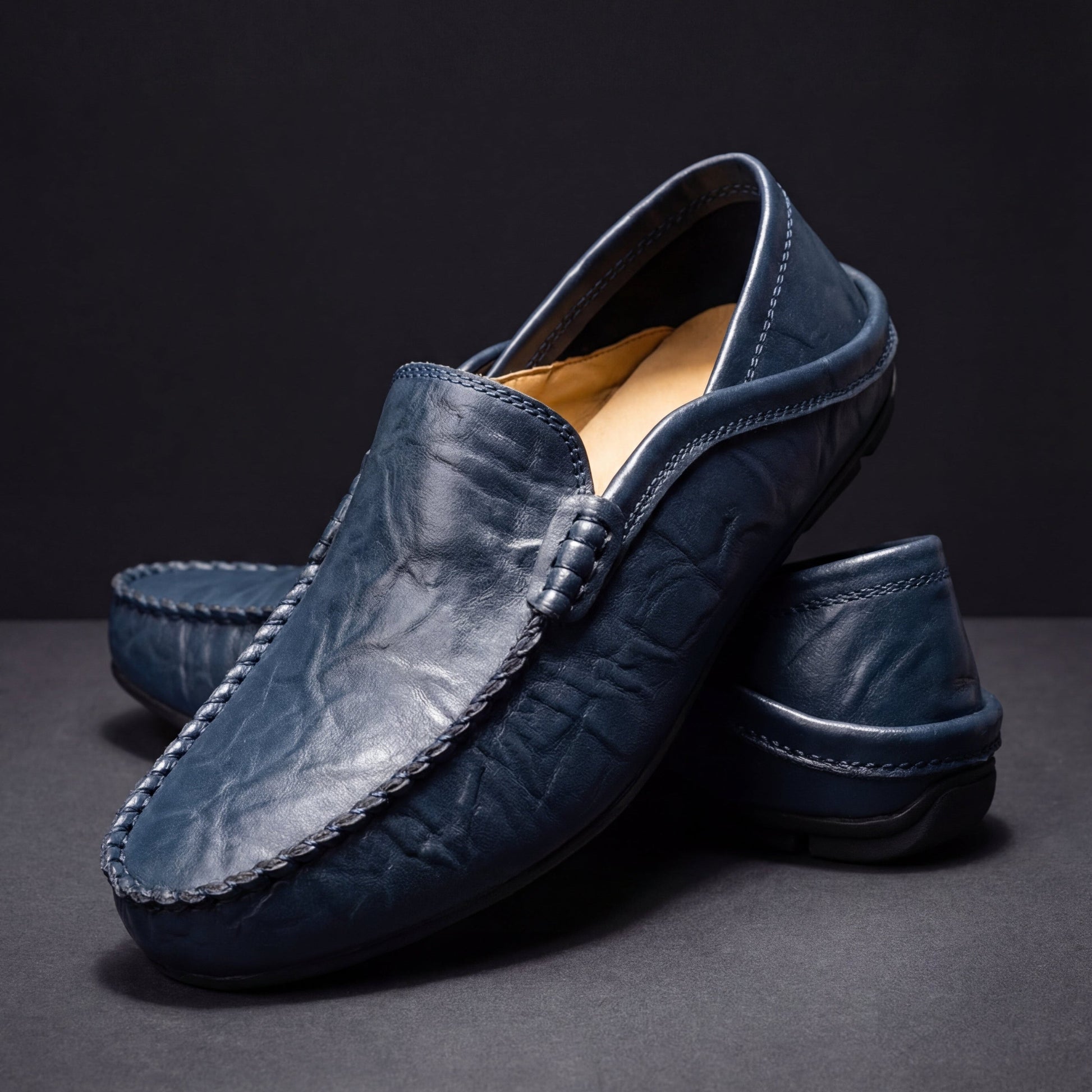 Leichte Herren Slipper im eleganten Loafer-Stil von vorn