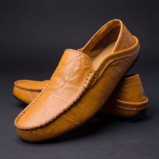 Klassische Herren Slipper mit gepolstertem Design in Seitenansicht
