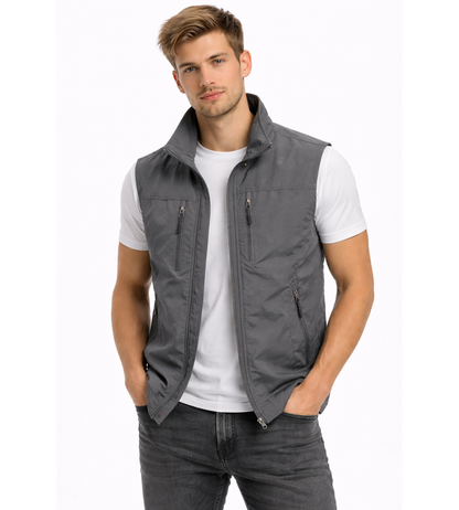Herren Outdoor-Weste in Rückansicht mit schlichtem ärmellosem Design