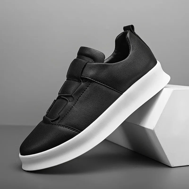 Herren-Ledersneaker mit Schnürung im lässigen Stil
