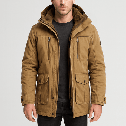 Warme Herrenjacke in einer seitlichen Ansicht mit funktionalen Taschen