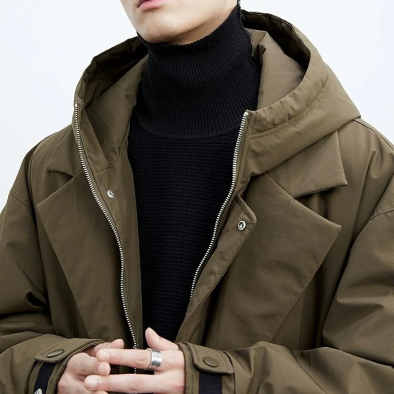 Herren-Wintertrenchcoat mit geschlossenem Revers und langem Schnitt