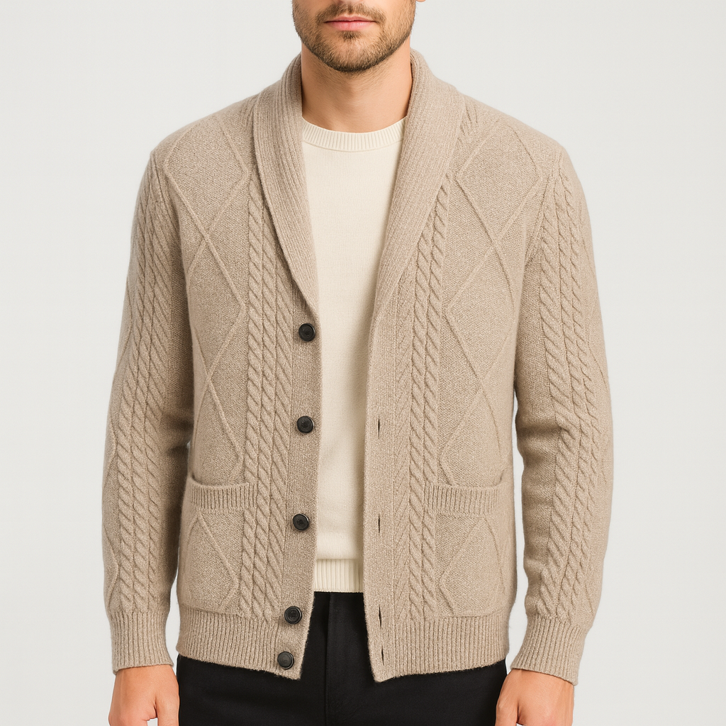 Detailansicht der Knopfleiste an der Herren-Strickjacke aus Merinowolle