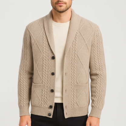Detailansicht der Knopfleiste an der Herren-Strickjacke aus Merinowolle