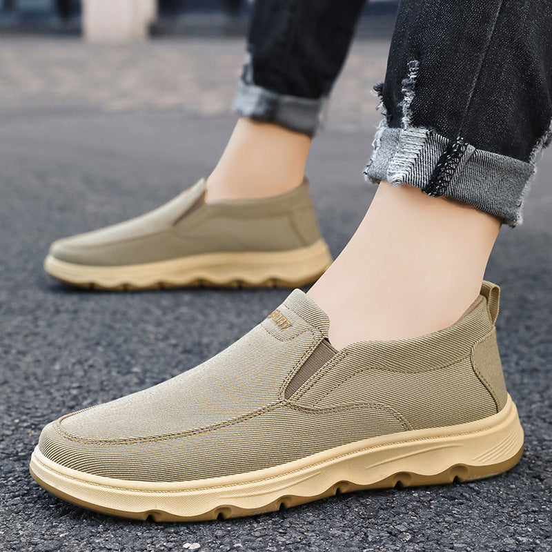 Profilierte, rutschfeste Gummilaufsohle des Herren-Sneakers