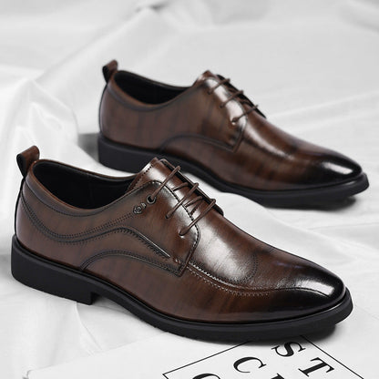 Elegante Lederschuhe für Herren von der Seite