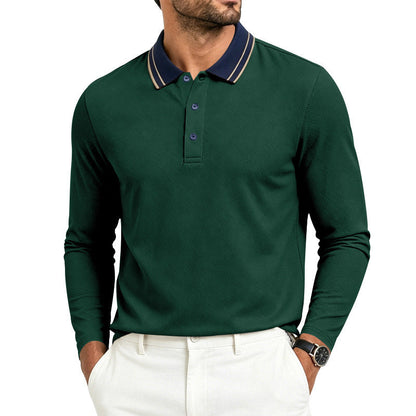 Kontrastkragen und Dreiknopfleiste des Herren-Poloshirts
