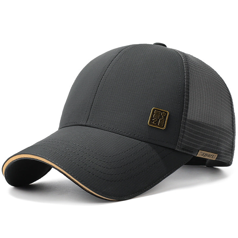 Herren Outdoor Cap mit gebogenem Schirm und luftiger Netzstruktur