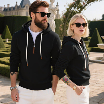 Weicher Fleece-Stoff des Herren-Hoodies im Detail